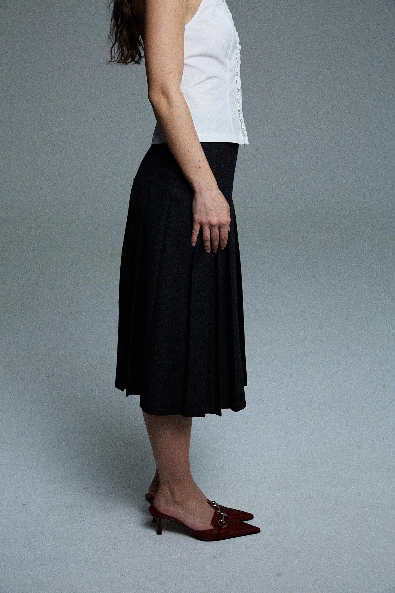 pleated midi skirt - charcoal - Image 3