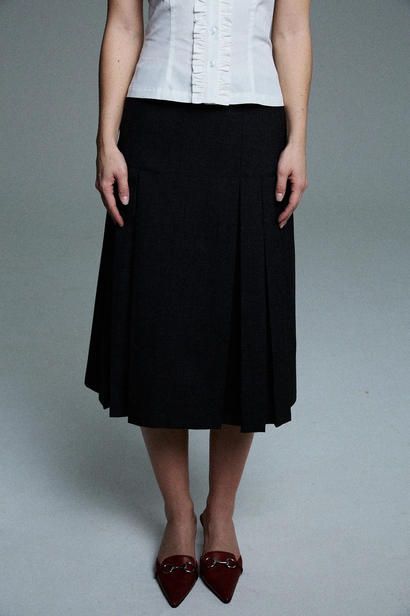 pleated midi skirt - charcoal - Image 7