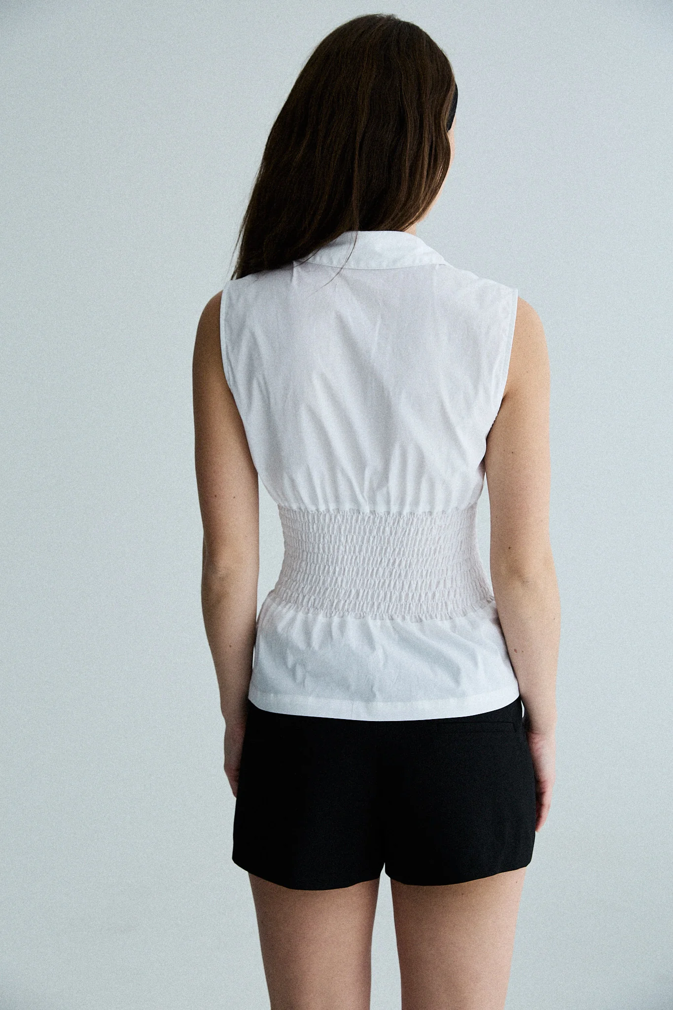 sleeveless shirred shirt - white - Image 5